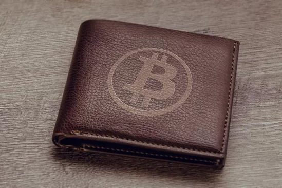 比特币突破5万美元，市场热度再度升温